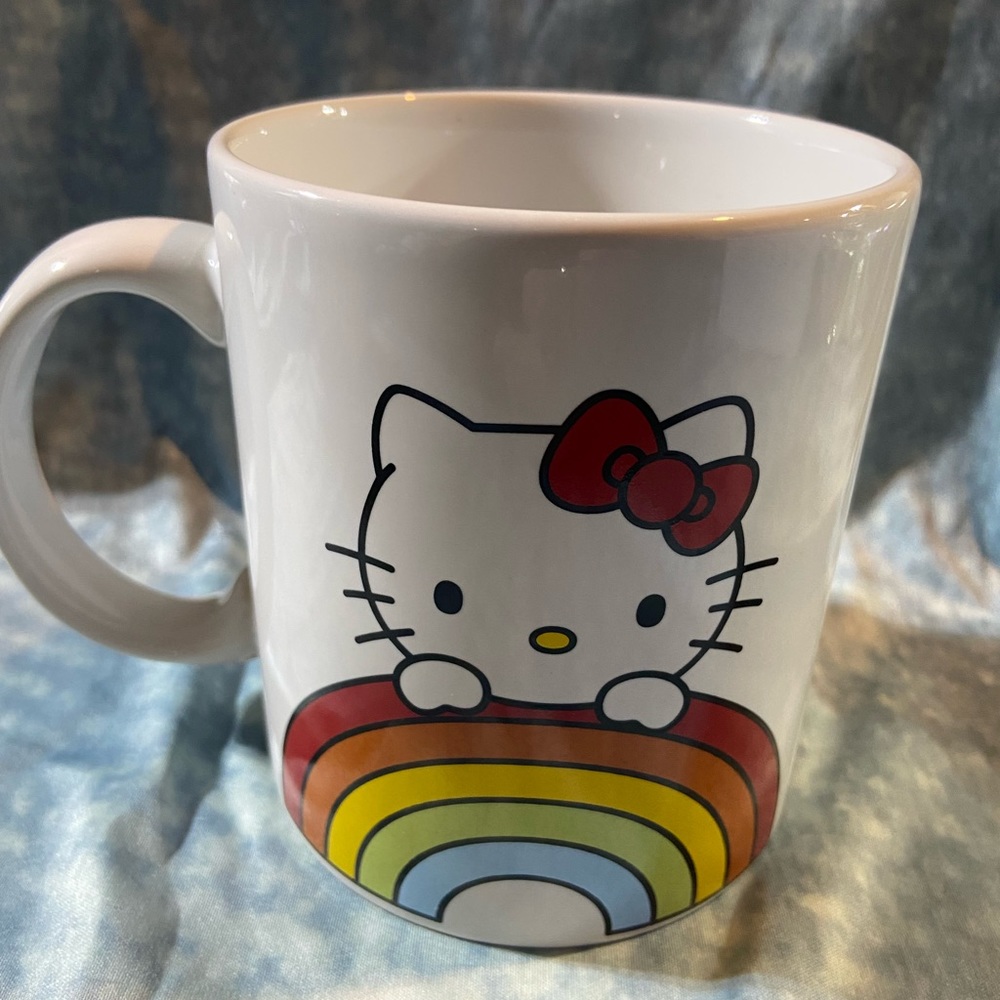 Hello Kitty white rainbow mug